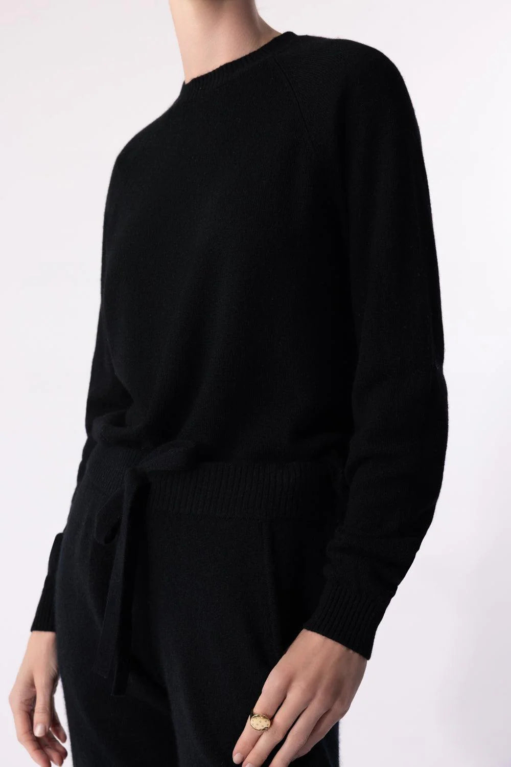 Minnie Rose Cashmere Shrunken Crew Neck Sweater - Black