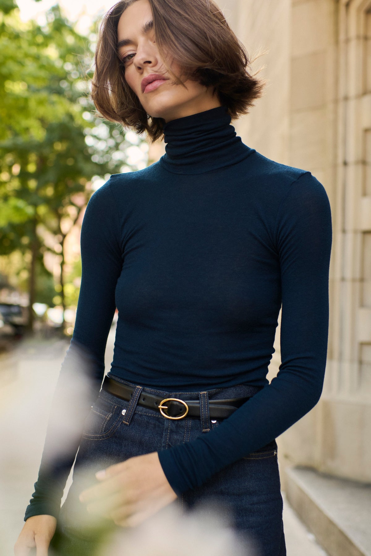 The Cashmere Turtleneck in Navy - WS