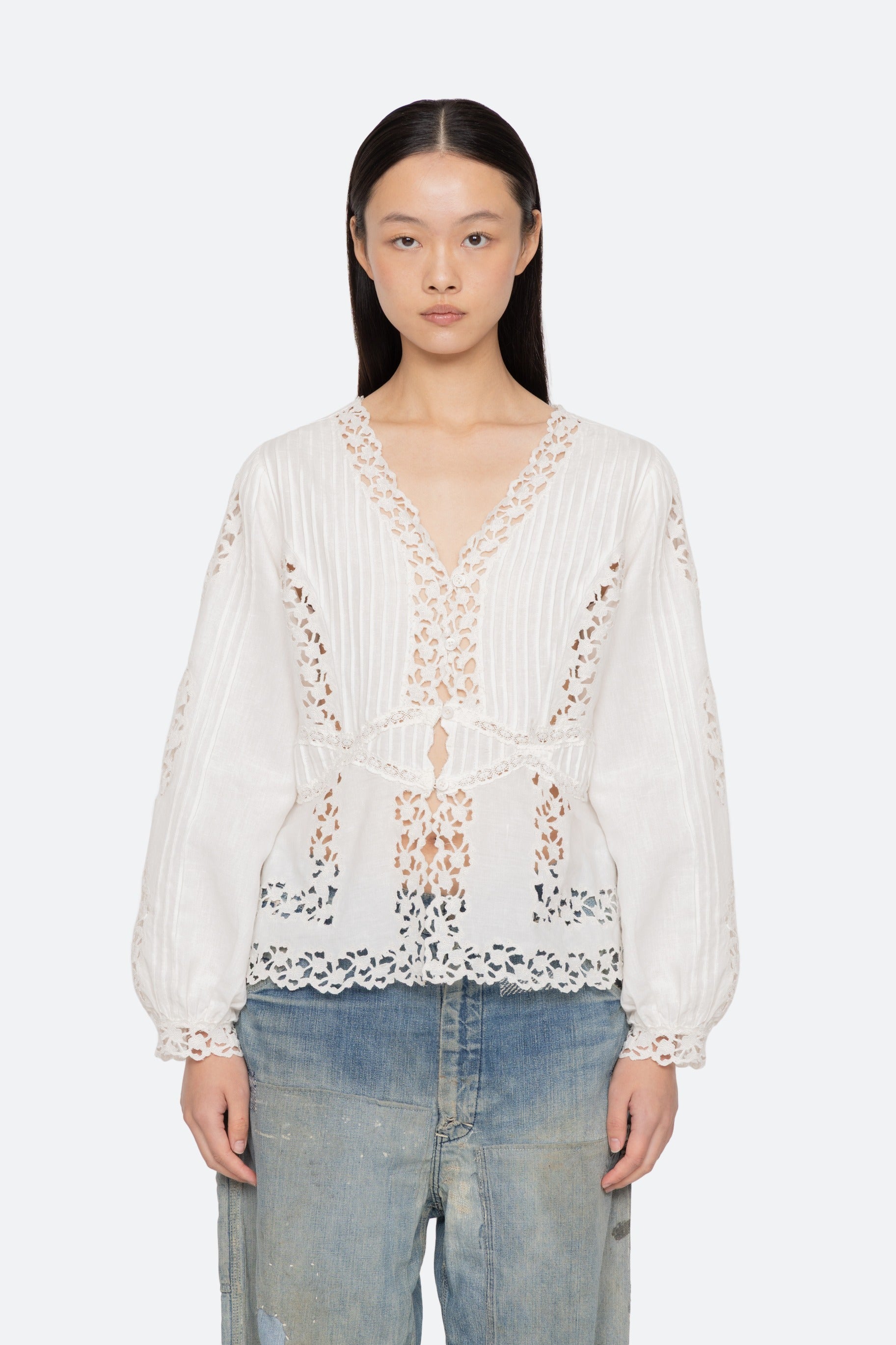 SOFIA EMBROIDERY L/SLV BLOUSE (D1)