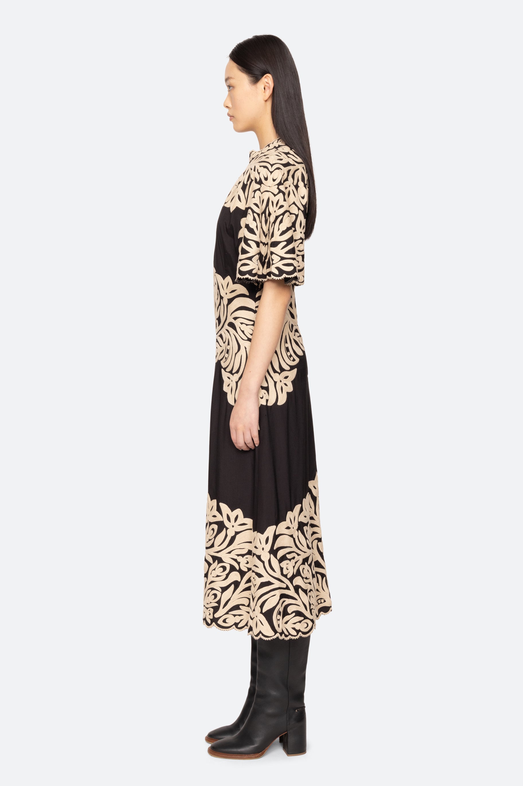 ALEXANDRA EMBROIDERY S/SLV MIDI DRESS (D1)