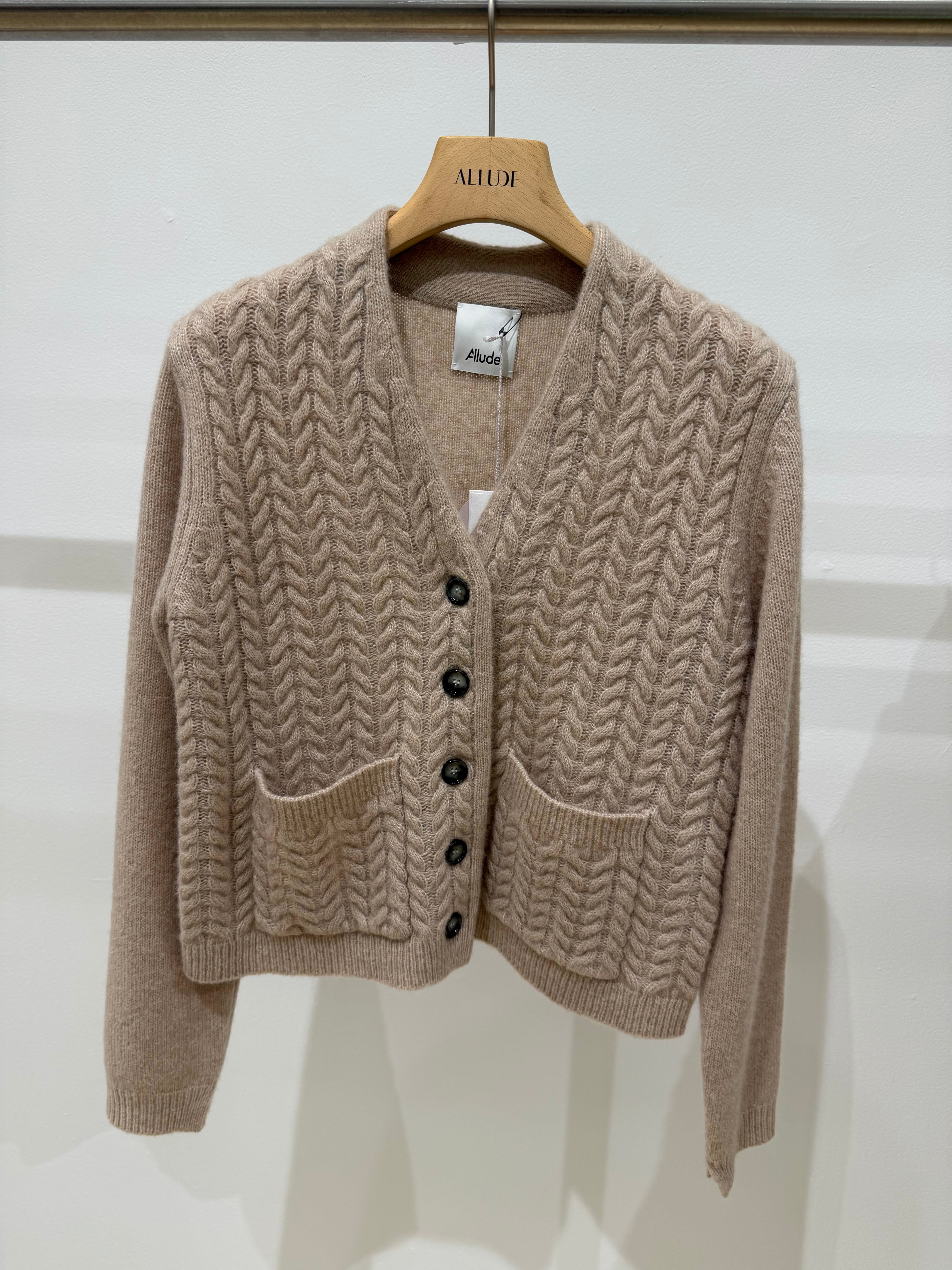 v-cardigan 1/1