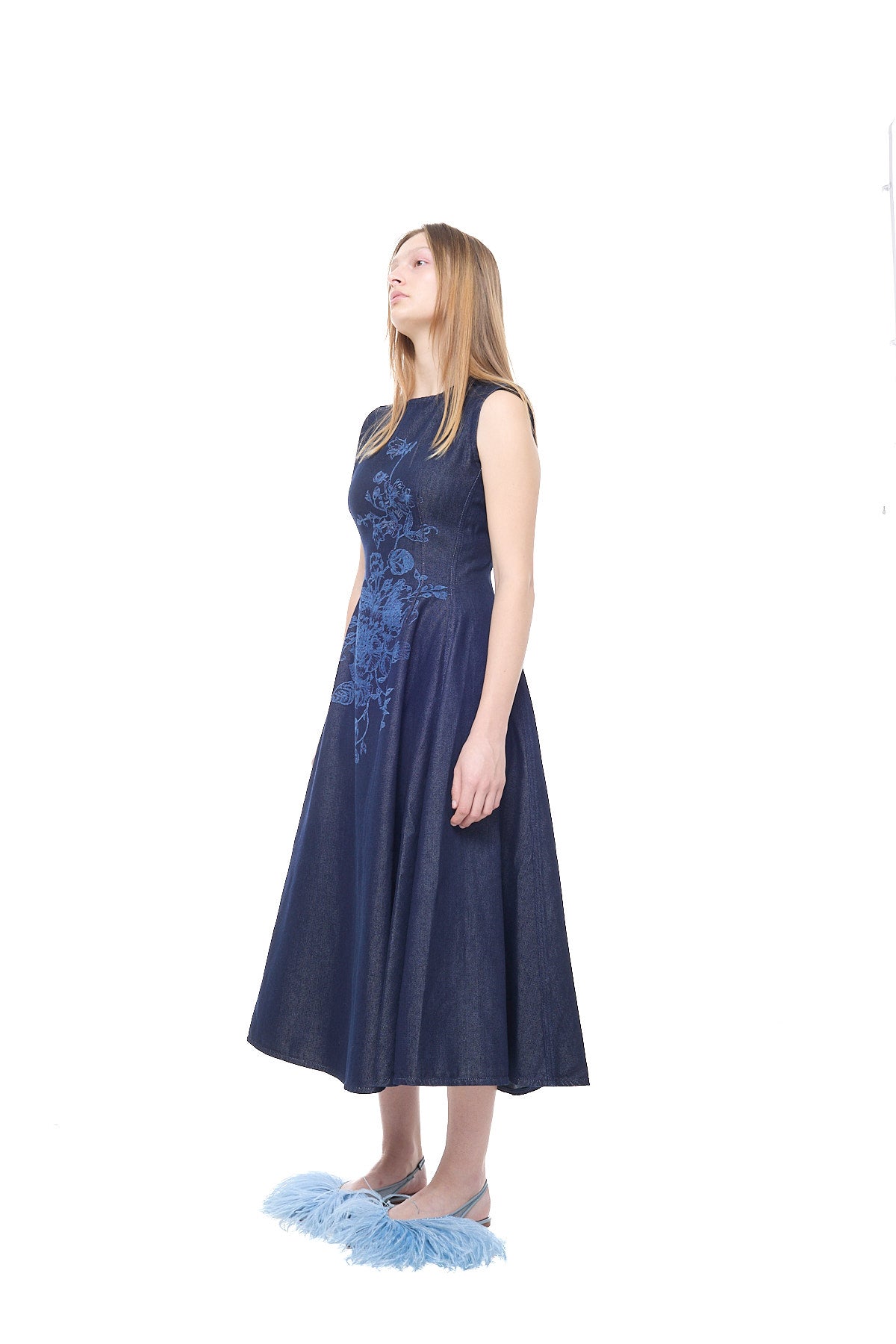 FLOWER MOTIF DENIM SLEEVELESS MIDI DRESS