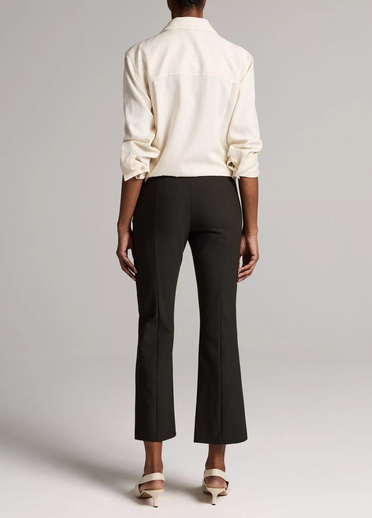 Vince Niki Mid Rise Pintuck Crop Flare Pant - Deep Forest