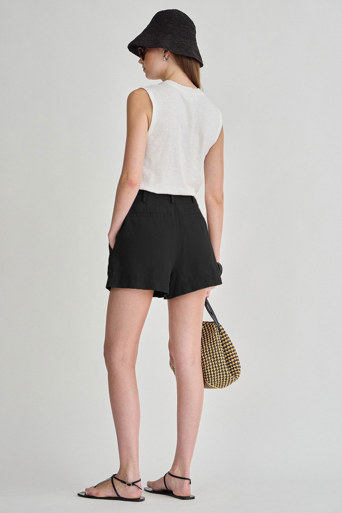 SHORT BARI SHORT