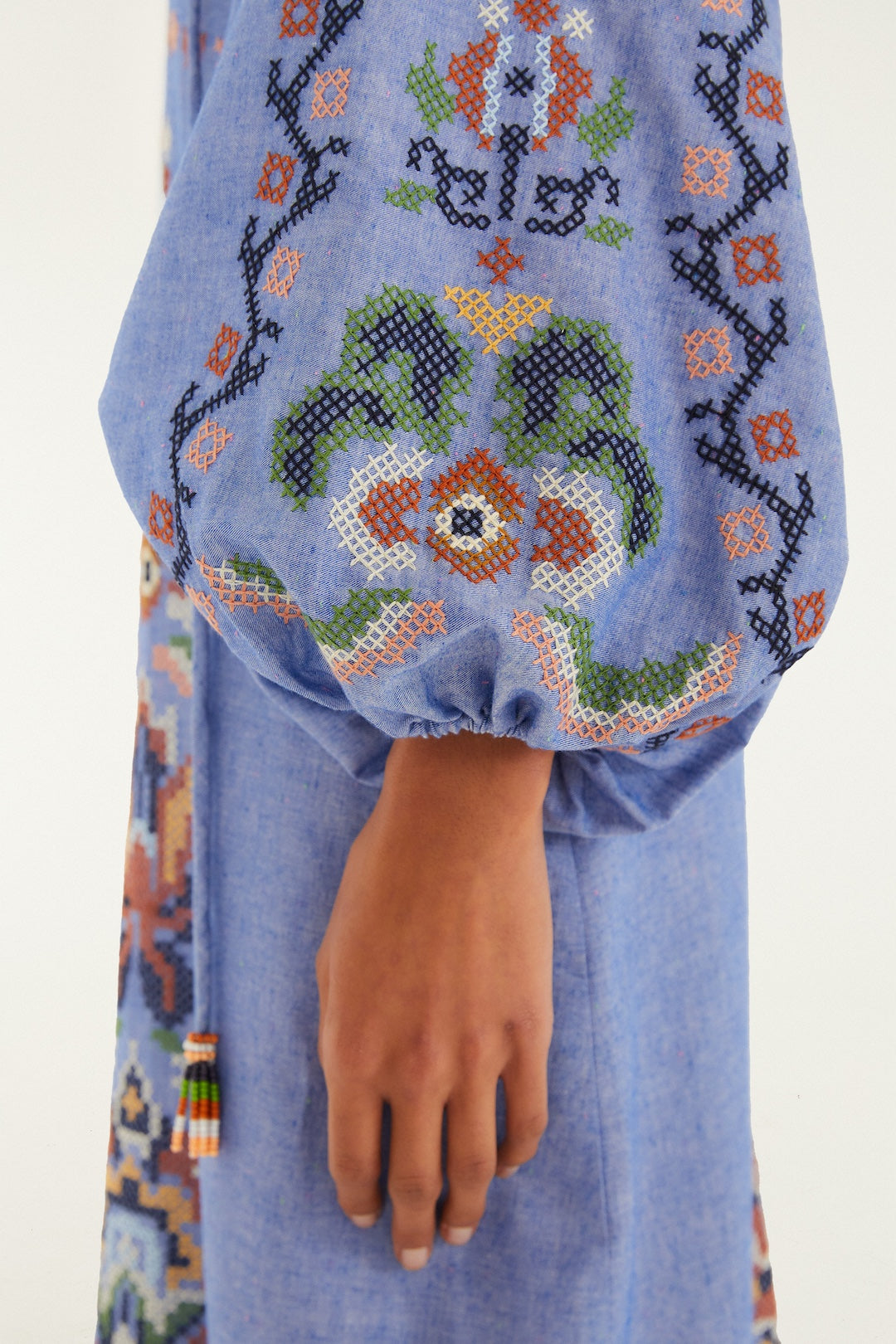 GARDEN TAPESTRY BLUE EMBROIDERY LONG SLEEVE MIDI D