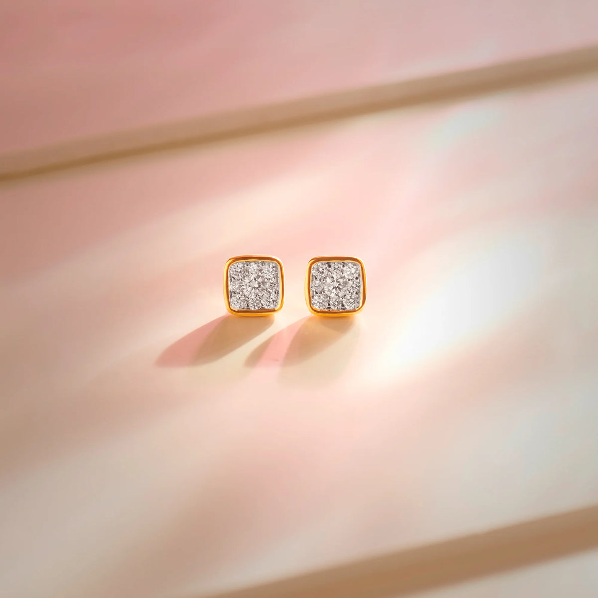 HYOU Square Cluster Diamond Small Earrings