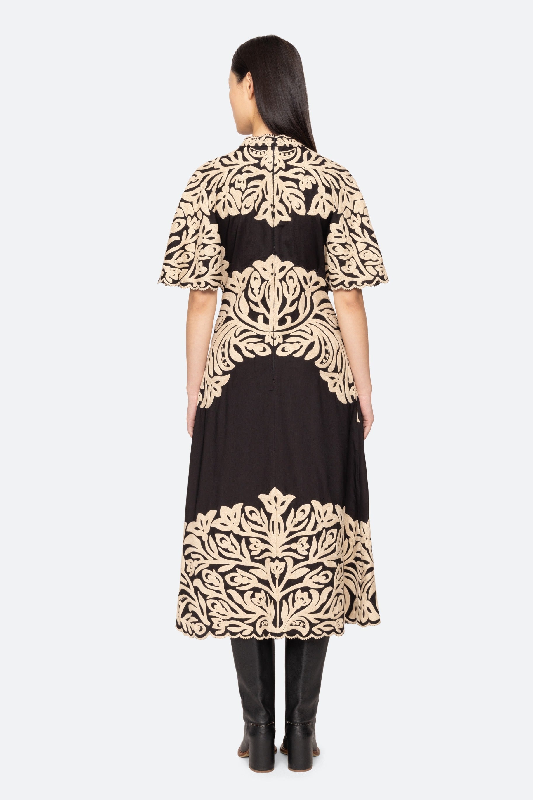 ALEXANDRA EMBROIDERY S/SLV MIDI DRESS (D1)