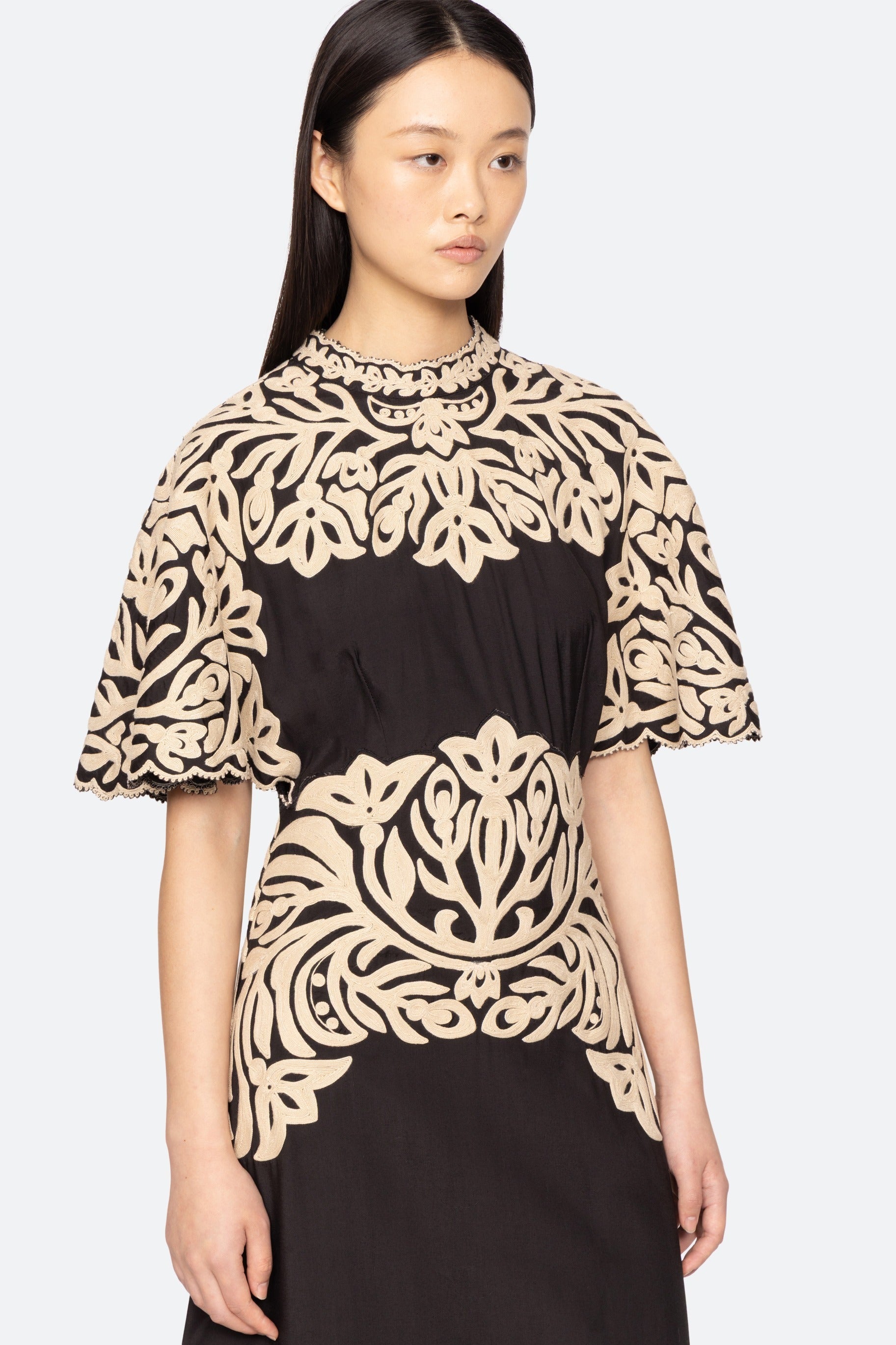 ALEXANDRA EMBROIDERY S/SLV MIDI DRESS (D1)