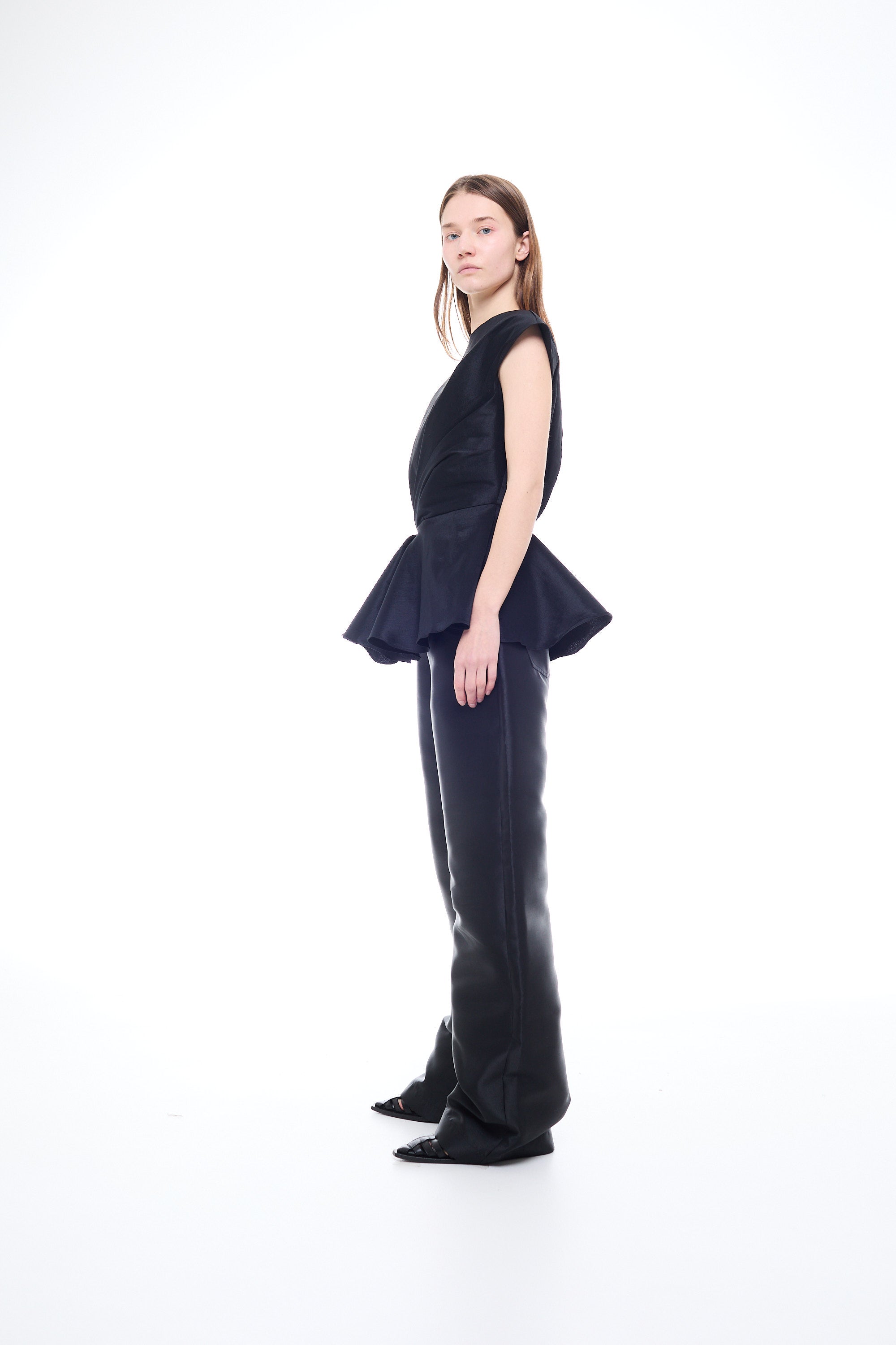 DRAPED CAP SLEEVE FLOUNCE TOP