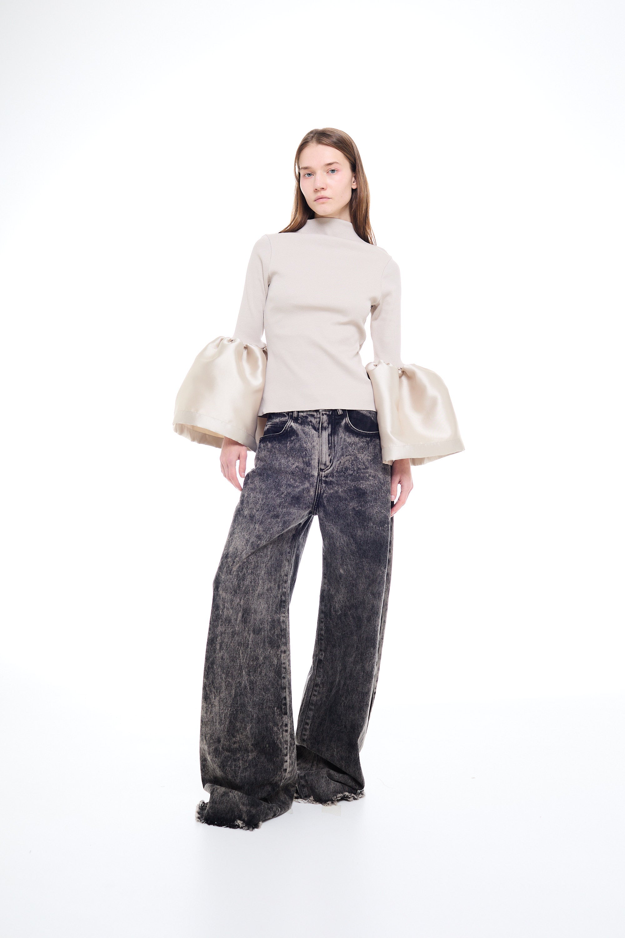 HEAVY SATIN TURTLENECK PUFF SLEEVE TOP