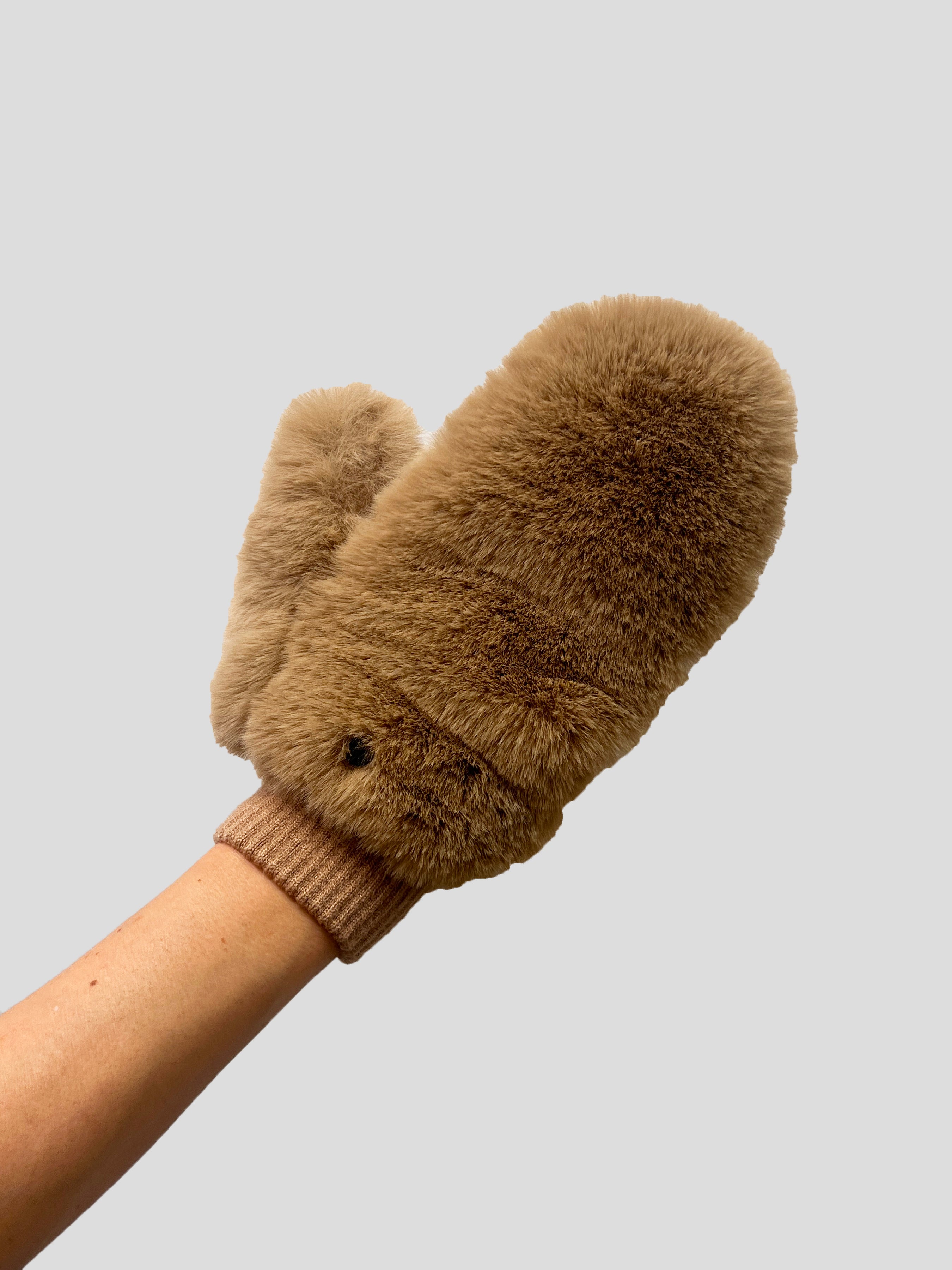 DAPHNE DETACHABLE FAUX FUR MITTENS