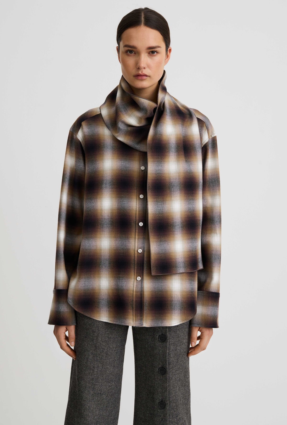 Relaxed Shirt Detachable Scarf