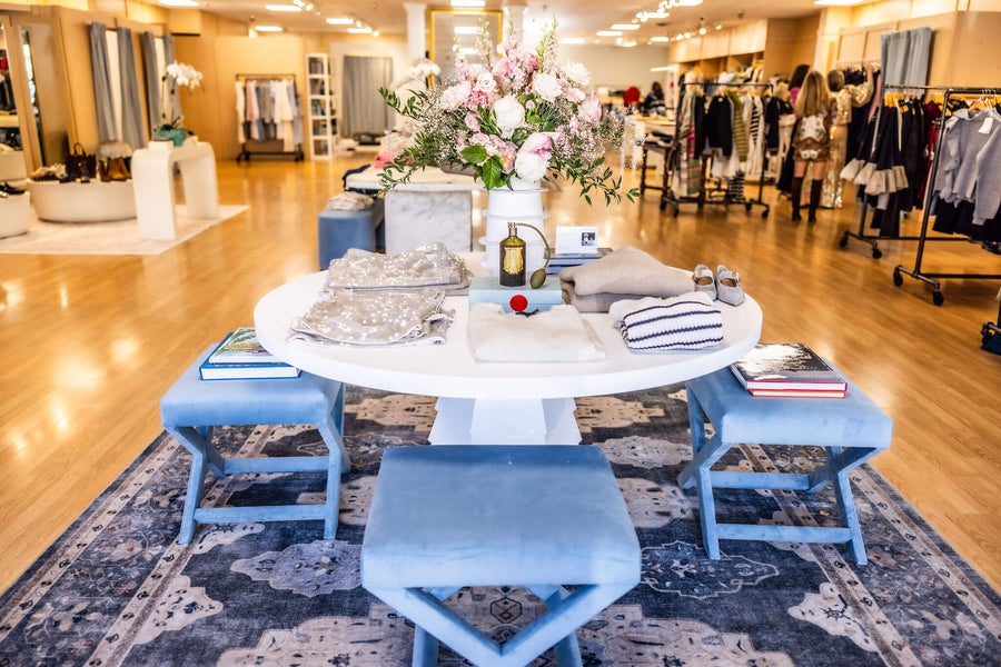A fashion boutique serving Lake Forest and Chicago's North Shore.