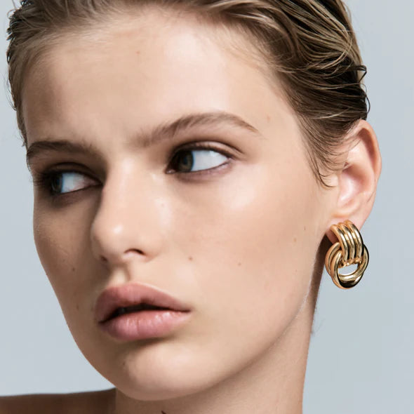 Heaven Mayhem Mini Knot Earrings - Gold