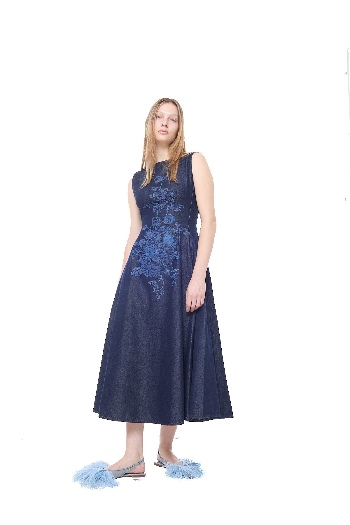 FLOWER MOTIF DENIM SLEEVELESS MIDI DRESS