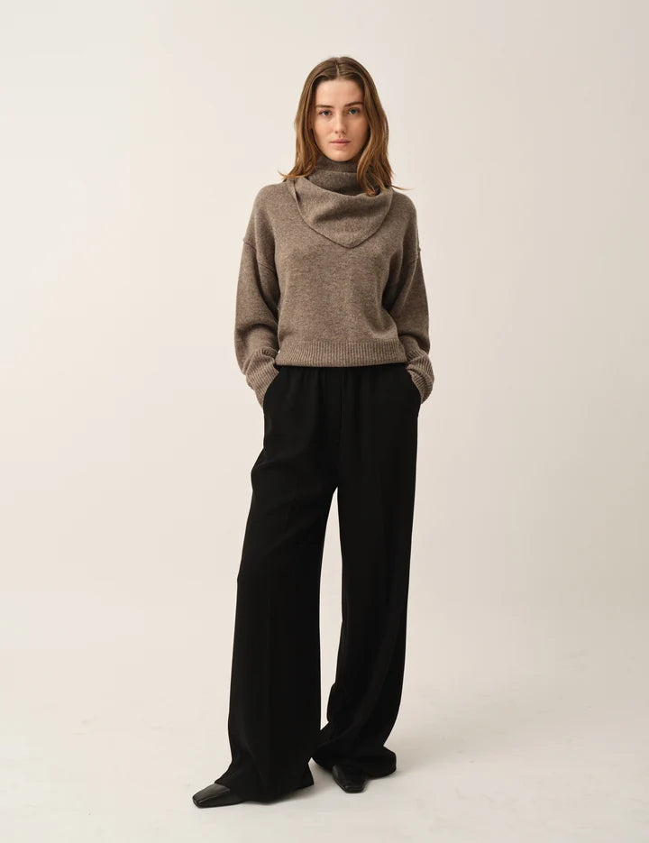 The Garment Volmer Scarf