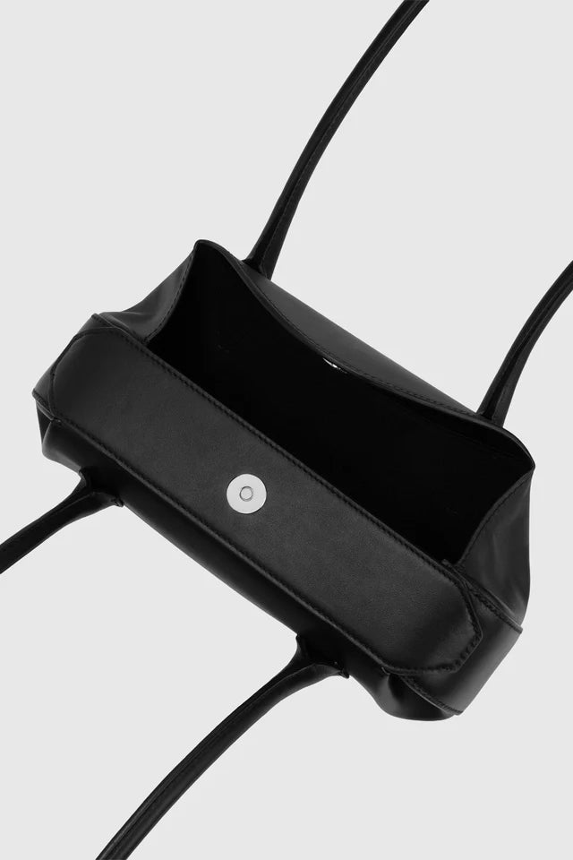 Yuzefi Oyster Shoulder Bag - Black