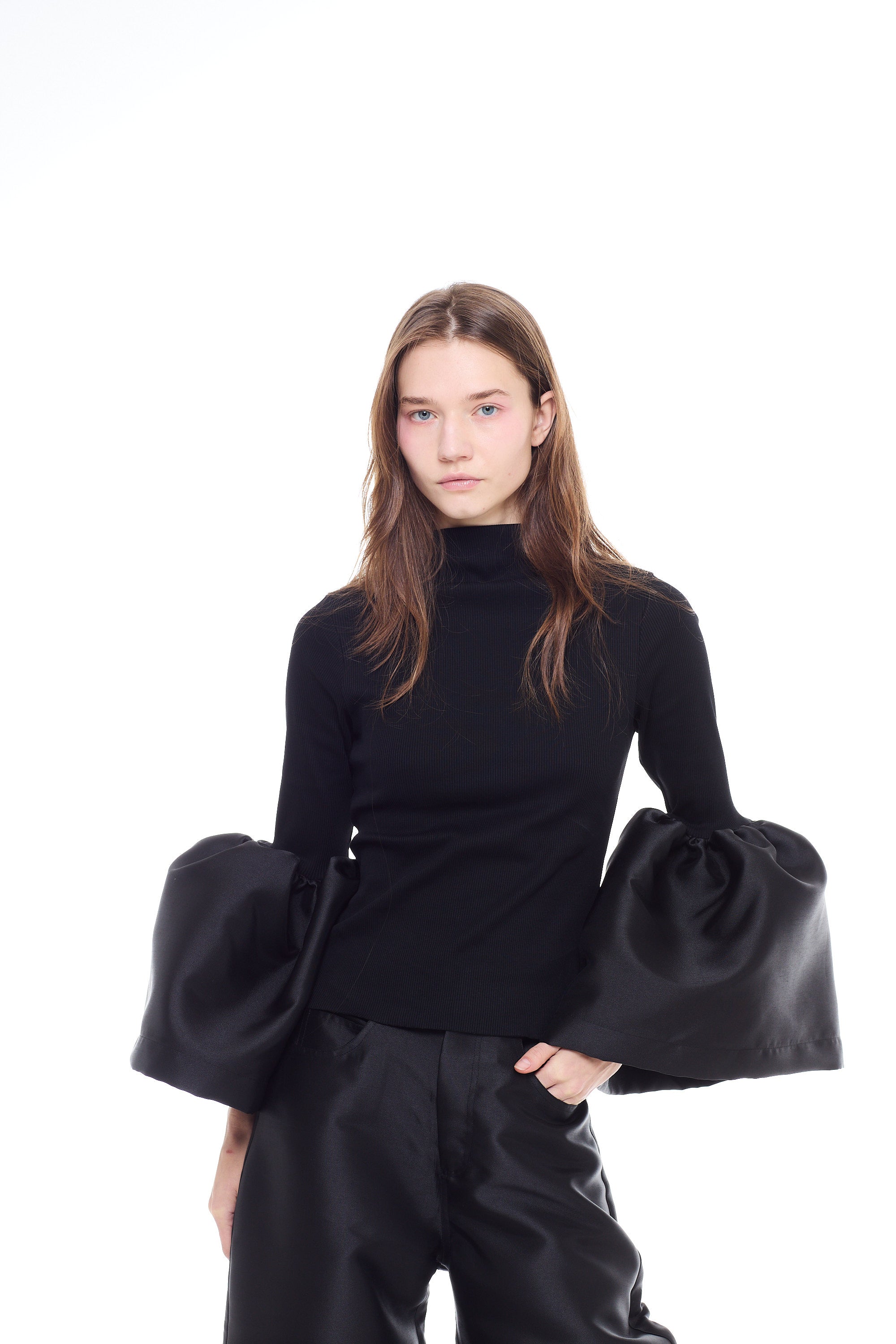 HEAVY SATIN TURTLENECK PUFF SLEEVE TOP