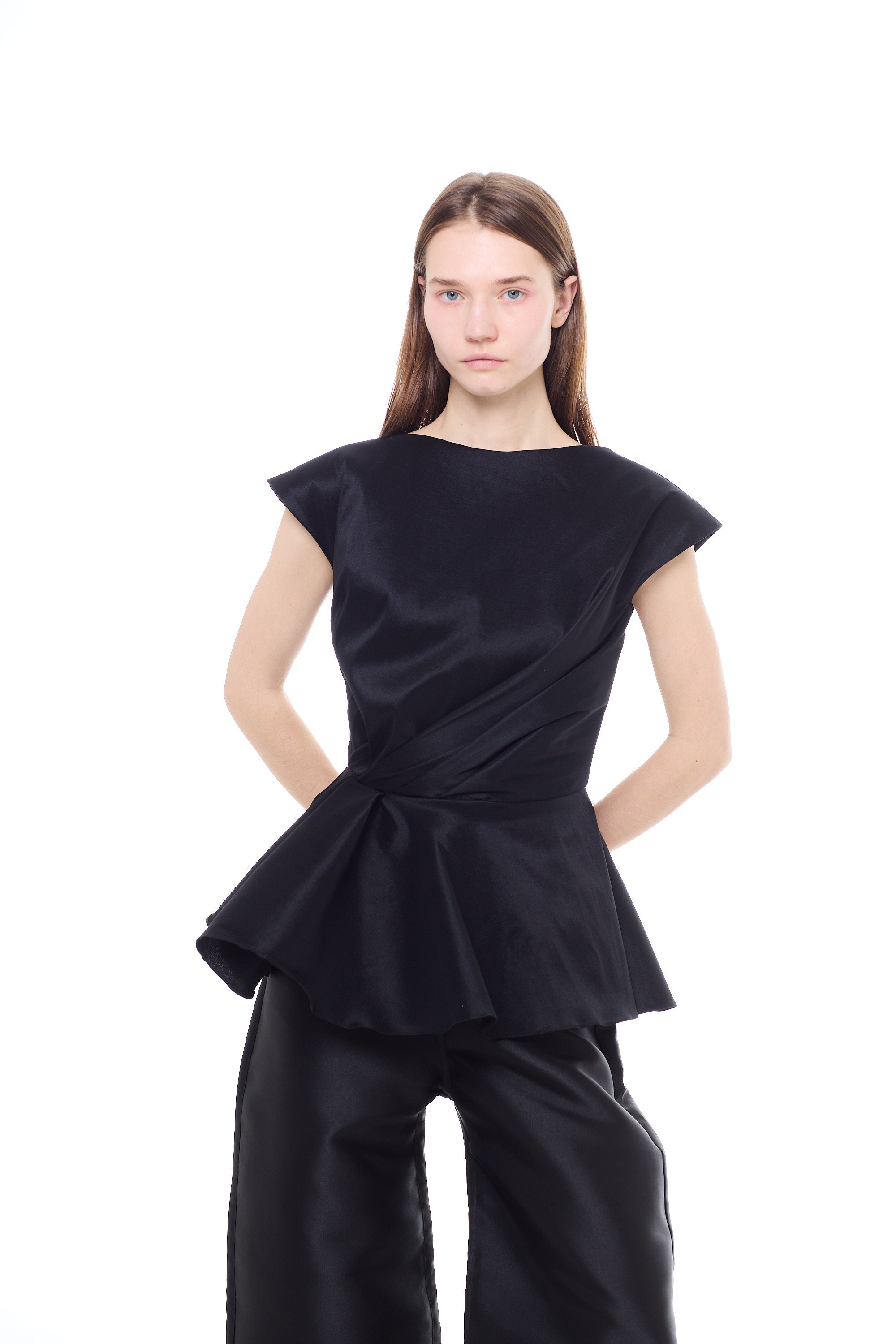 DRAPED CAP SLEEVE FLOUNCE TOP