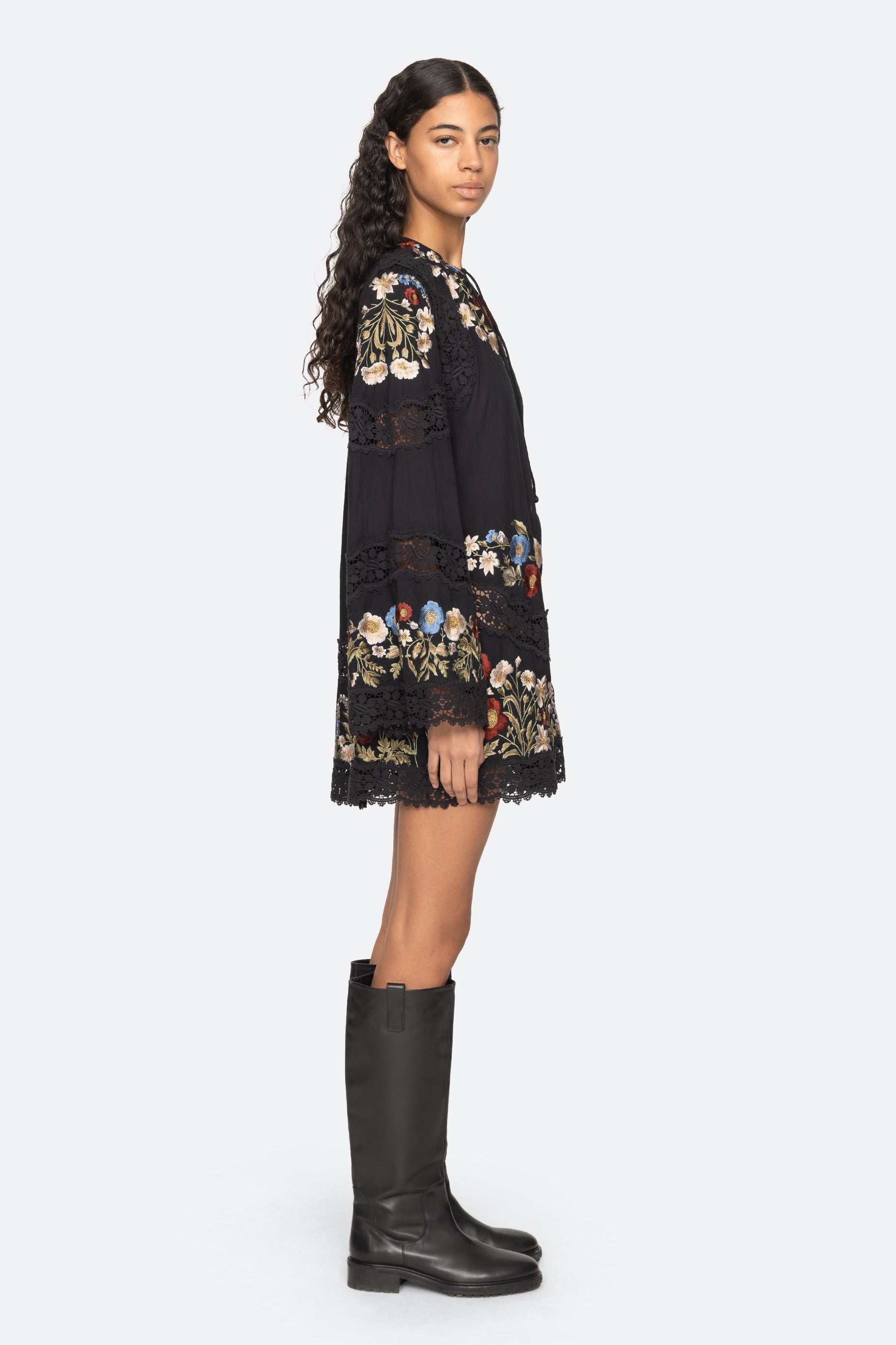 RUWA EMB L/SLV FLARE MINI DRESS (D2)